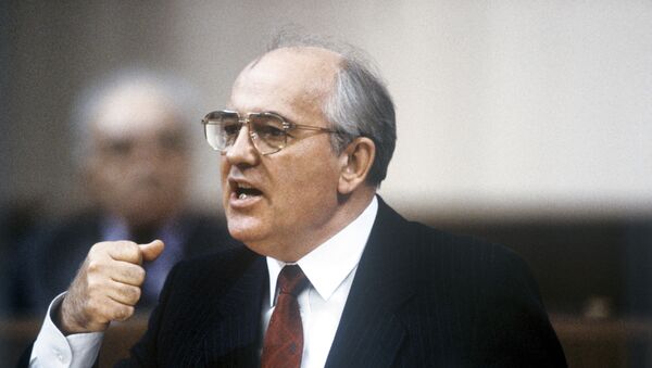 Tổng Bí thư Ban Chấp hành Trung ương Đảng, Chủ tịch Đoàn Chủ tịch Xô Viết Tối cao Liên Xô Mikhail Gorbachev phát biểu tại Đại hội Đại biểu Nhân dân Liên Xô lần thứ I, năm 1989 - Sputnik Việt Nam