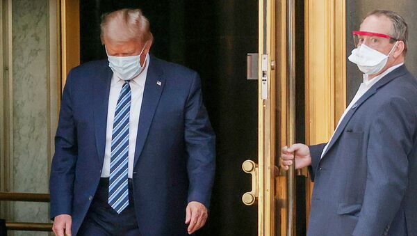 Tổng thống Mỹ Donald Trump rời khỏi Trung tâm Quân y Quốc gia Walter Reed  - Sputnik Việt Nam