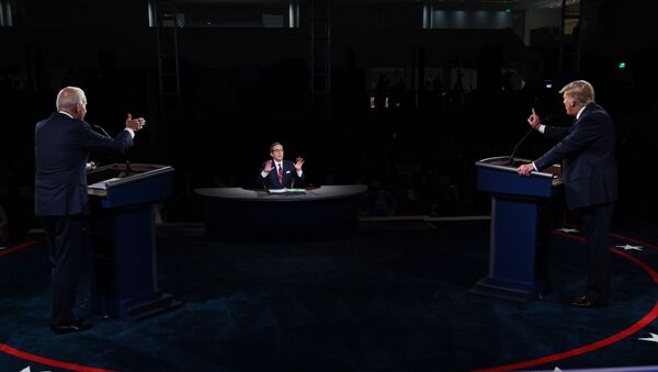 Tổng thống Hoa Kỳ Donald Trump và Ứng cử viên Tổng thống Hoa Kỳ Joe Biden trong cuộc tranh luận đầu tiên ở Cleveland, Hoa Kỳ - Sputnik Việt Nam