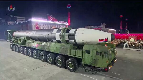 Bắc Triều Tiên phô trương tên lửa đạn đạo xuyên lục địa mới. - Sputnik Việt Nam