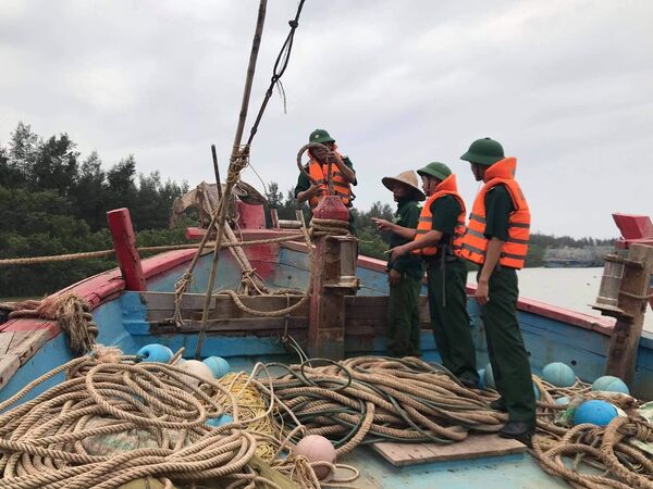 Bão số 7 cực kỳ nguy hiểm, Phó Tư lệnh Quân khu 4 gặp nạn khi cứu hộ thủy điện Rào Trăng 3 Bão số 7 cực kỳ nguy hiểm, Phó Tư lệnh Quân khu 4 gặp nạn khi cứu hộ thủy điện Rào Trăng 3 - Sputnik Việt Nam