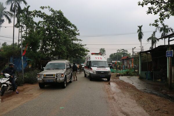 Bão số 7 cực kỳ nguy hiểm, Phó Tư lệnh Quân khu 4 gặp nạn khi cứu hộ thủy điện Rào Trăng 3 Bão số 7 cực kỳ nguy hiểm, Phó Tư lệnh Quân khu 4 gặp nạn khi cứu hộ thủy điện Rào Trăng 3 - Sputnik Việt Nam