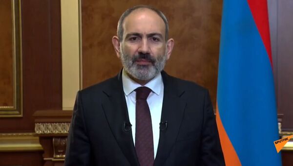 Thủ tướng Armenia Nikol Pashinyan phát biểu trước nhân dân Armenia (14/10/2020). Yerevan - Sputnik Việt Nam