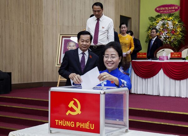 Chủ tịch UBND tỉnh Kiên Giang được bầu giữ chức Bí thư Tỉnh uỷ Chủ tịch UBND tỉnh Kiên Giang được bầu giữ chức Bí thư Tỉnh uỷ - Sputnik Việt Nam