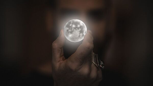 Hành tinh mặt trăng trong ngón tay - Sputnik Việt Nam