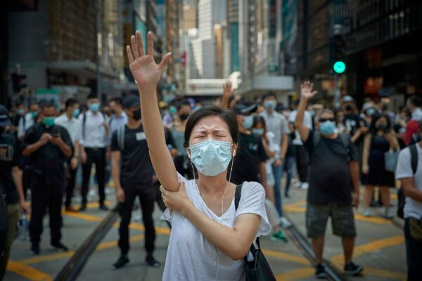Các cuộc biểu tình cho dân chủ, Hồng Kông: Cuộc cách mạng của thời đại chúng ta của nhiếp ảnh gia Pháp Kiran Ridley, Ảnh biên tập / Nhiếp ảnh gia báo chí chuyên nghiệp của năm tại   International Photography Awards 2020 - Sputnik Việt Nam