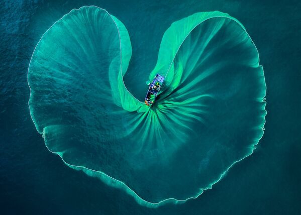 Ảnh Thuyền đánh cá của nhiếp ảnh gia Việt Nam Phước Hoài Nguyễn, đoạt giải nhì chuyên nghiệp  ở hạng mục Du lịch /  Niềm đam mê du lịch tại International Photography Awards 2020 - Sputnik Việt Nam