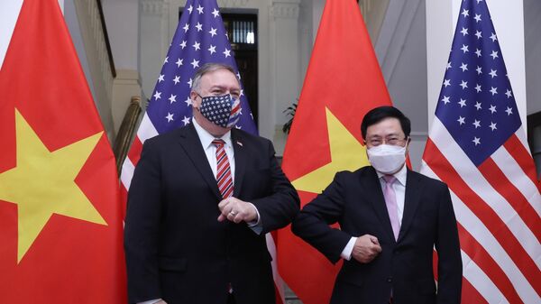 Phó Thủ tướng, Bộ trưởng Bộ Ngoại giao Phạm Bình Minh với Ngoại trưởng Hoa Kỳ Mike Pompeo. - Sputnik Việt Nam