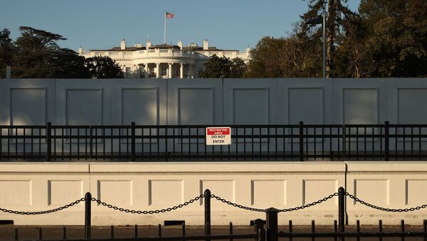 Nhà Trắng đằng sau hàng rào trước cuộc bầu cử tổng thống Mỹ - Sputnik Việt Nam