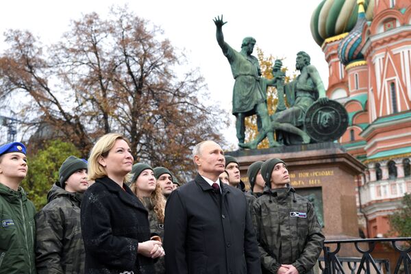 Ngày Thống nhất dân tộc, ông Putin kêu gọi đừng quên nghĩa vụ đối với đất nước Ngày Thống nhất dân tộc, ông Putin kêu gọi đừng quên nghĩa vụ đối với đất nước - Sputnik Việt Nam