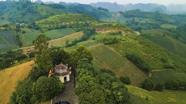 Đèo Ba Dội là một địa danh nằm trong vùng Nhất bách lục sơn tức là 106 quả núi điệp trùng, nơi tiếp giáp giữa 2 tỉnh Thanh Hóa và Ninh Bình - Sputnik Việt Nam