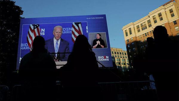 Phát thanh bài phát biểu của ứng cử viên tổng thống Mỹ Joe Biden tại Washington - Sputnik Việt Nam