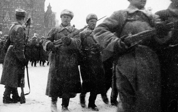 Cuộc duyệt binh trên Quảng trường Đỏ ngày 7 tháng 11 năm 1941. - Sputnik Việt Nam