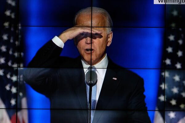 Thượng nghị sĩ đảng Dân chủ Joseph Biden, người nhận được đa số phiếu trong cuộc bầu cử tổng thống Mỹ phát lời kêu gọi nhân dân Mỹ  - Sputnik Việt Nam