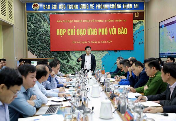 Sau bão số 12, Việt Nam lo bão số 13 Vamco tàn phá miền Trung Sau bão số 12, Việt Nam lo bão số 13 Vamco tàn phá miền Trung - Sputnik Việt Nam