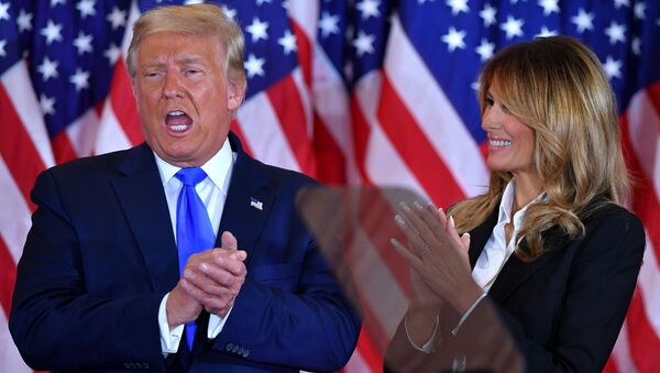 Donald Trump và Melania Trump tại Nhà Trắng trong Ngày bầu cử Hoa Kỳ - Sputnik Việt Nam