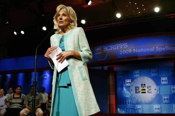 Vợ của Phó Tổng thống Hoa Kỳ Jill Biden tại Lễ Khai mạc Chung kết Scripps National Spelling Bee năm 2009 ở Washington DC - Sputnik Việt Nam