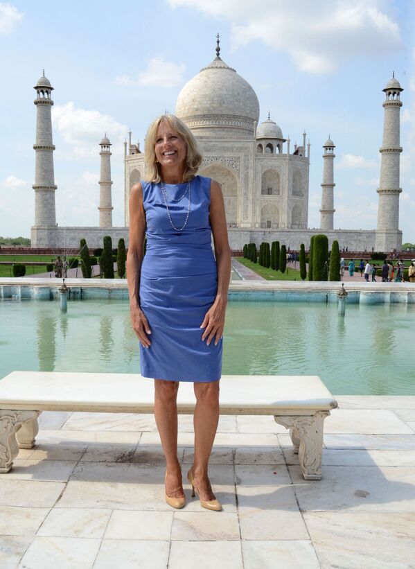 Phu nhân của Phó Tổng thống Hoa Kỳ Jill Biden tại Taj Mahal, 2013 - Sputnik Việt Nam