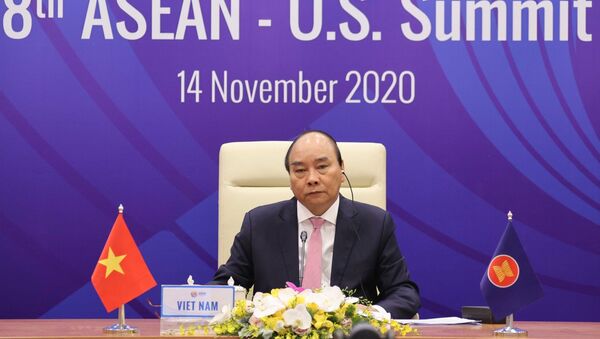 Thủ tướng Nguyễn Xuân Phúc, Chủ tịch ASEAN 2020 chủ trì Hội nghị Cấp cao ASEAN - Hoa Kỳ lần thứ 8 tại điểm cầu Hà Nội - Sputnik Việt Nam