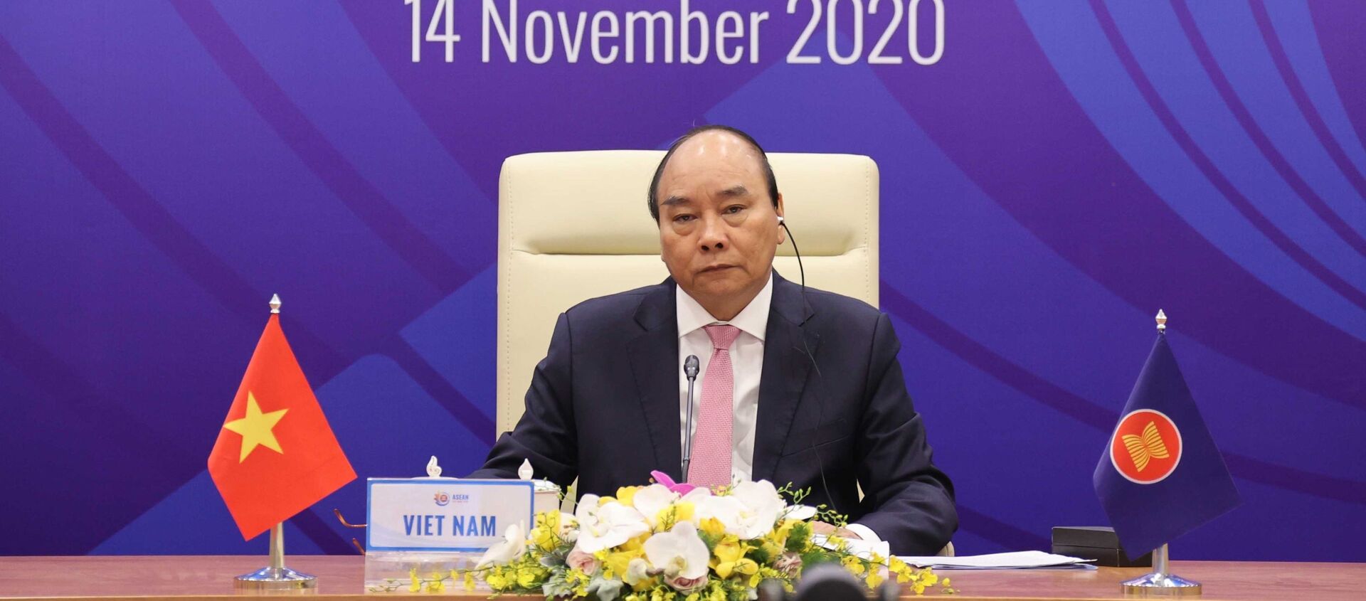Thủ tướng Nguyễn Xuân Phúc, Chủ tịch ASEAN 2020 chủ trì Hội nghị Cấp cao ASEAN - Hoa Kỳ lần thứ 8 tại điểm cầu Hà Nội - Sputnik Việt Nam, 1920, 14.11.2020