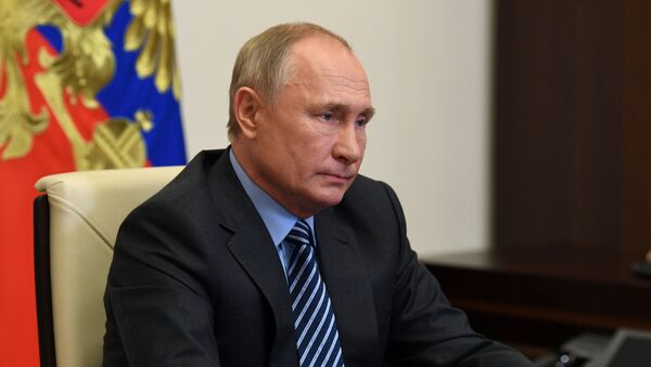 Ngày 13 tháng 11 năm 2020. Tổng thống Nga Vladimir Putin tham gia cầu truyền hình tại phiên họp toàn thể của diễn đàn Những ý tưởng mạnh mẽ cho thời đại mới - Sputnik Việt Nam