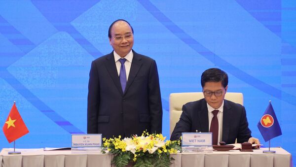 Thủ tướng Nguyễn Xuân Phúc, Chủ tịch ASEAN 2020 chứng kiến Lễ ký Hiệp định Đối tác Kinh tế Toàn diện Khu vực RCEP.  - Sputnik Việt Nam