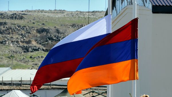 Cờ Nga và Armenia - Sputnik Việt Nam