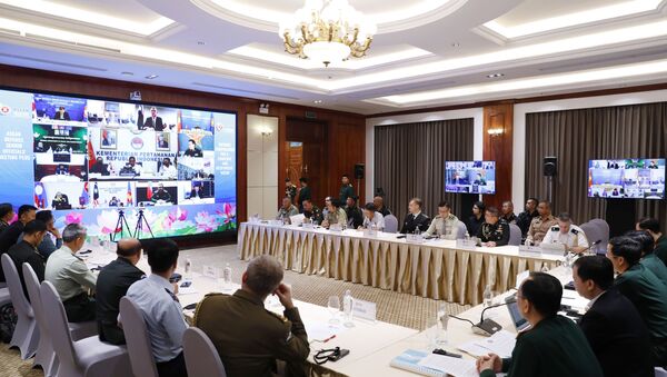 Hội nghị trực tuyến Quan chức Quốc phòng cấp cao ASEAN mở rộng tại điểm cầu Hà Nội. - Sputnik Việt Nam