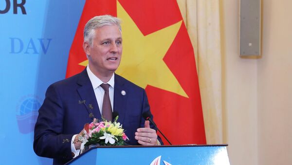 Cố vấn An ninh Quốc gia Hoa Kỳ Robert O’Brien nói chuyện với sinh viên Học viên Ngoại giao tại Hà Nội. - Sputnik Việt Nam