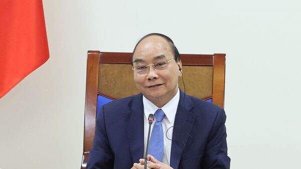 Thủ tướng Nguyễn Xuân Phúc hội đàm trực tuyến với Thủ tướng Campuchia Samdech Techo Hun Sen - Sputnik Việt Nam