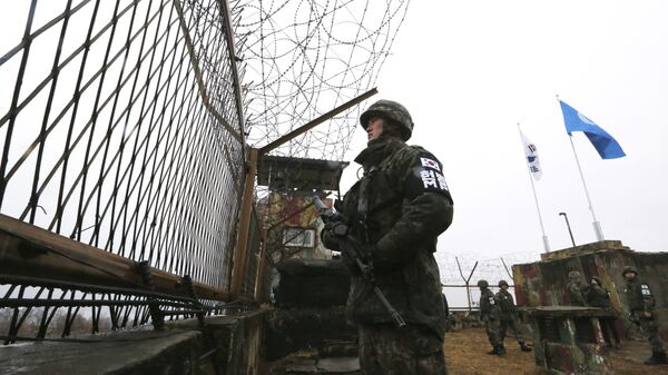 Người lính Hàn Quốc gần biên giới với CHDCND Triều Tiên - Sputnik Việt Nam