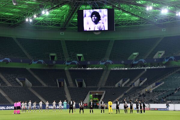 Vua bóng đá Pele nói với cố danh thủ Maradona: «Hẹn ngày ta cùng nhau chơi bóng trên thiên đường» Vua bóng đá Pele nói với cố danh thủ Maradona: «Hẹn ngày ta cùng nhau chơi bóng trên thiên đường» - Sputnik Việt Nam