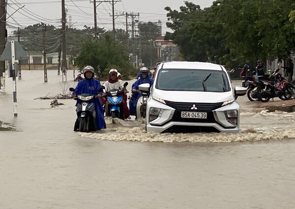 Mực nước trên các sông từ Quảng Bình đến Ninh Thuận đang lên Mực nước trên các sông từ Quảng Bình đến Ninh Thuận đang lên - Sputnik Việt Nam