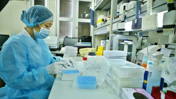 Thành tựu đặc biệt quan trọng của Viện trong phòng chống COVID-19 năm 2020 là phân lập thành công virus SARS-CoV-2 để sản xuất các test/kit xét nghiệm COVID-19 và tạo tiền đề quan trọng cho việc nghiên cứu, điều chế vaccine COVID-19.  - Sputnik Việt Nam