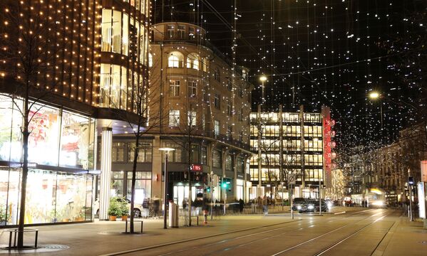Đèn chiếu sáng đón mừng Giáng sinh ở Thụy Sĩ - Sputnik Việt Nam