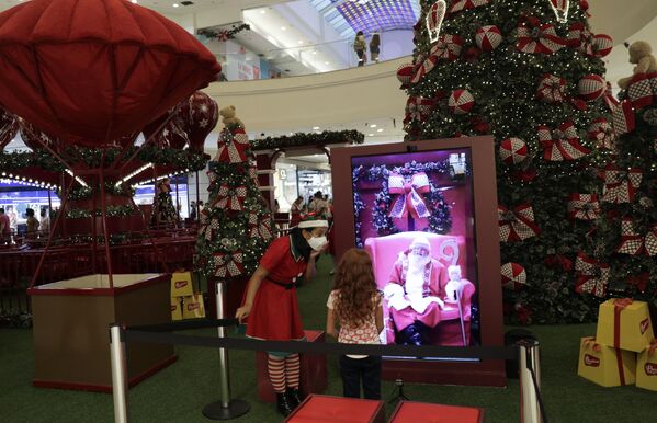 Video Ông già Noel trong Trung tâm mua sắm ở Brazil - Sputnik Việt Nam