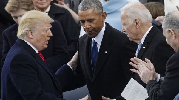 Tổng thống Hoa Kỳ Donald Trump, Cựu Tổng thống Hoa Kỳ Barack Obama và Cựu Phó Tổng thống Hoa Kỳ Joe Biden tại lễ nhậm chức ở Washington, 2017 - Sputnik Việt Nam