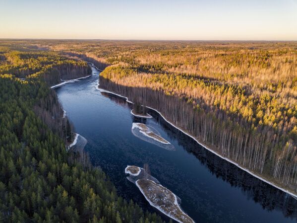Băng trôi trên sông Shuya ở quận Pryazhinsky, Cộng hòa Karelia, LB Nga - Sputnik Việt Nam