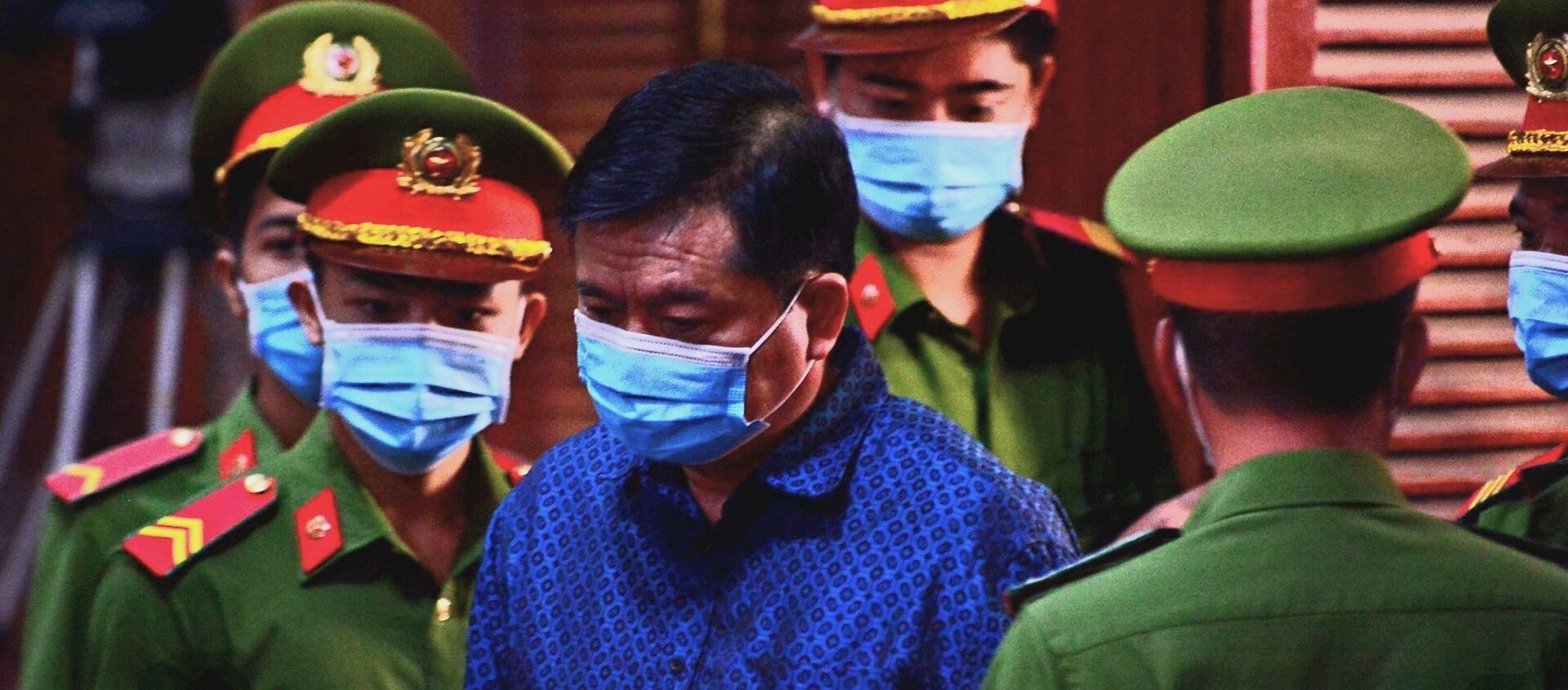 Bị cáo Đinh La Thăng tại phiên tòa ngày 16/12/2020. - Sputnik Việt Nam, 1920, 17.12.2020