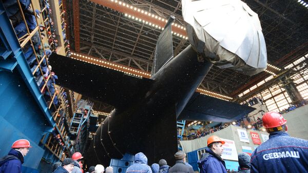 Tàu ngầm năng lượng hạt nhân Kazan của Hải quân Nga trong lễ hạ thủy long trọng tại Severodvinsk. - Sputnik Việt Nam
