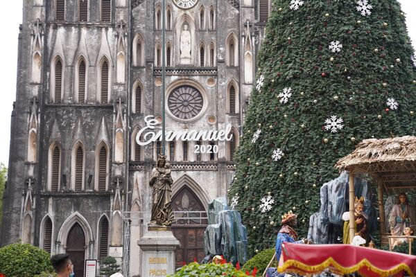 Nhà thờ Lớn Hà Nội mang tên Thánh Giuse trước lễ Giáng sinh - Sputnik Việt Nam