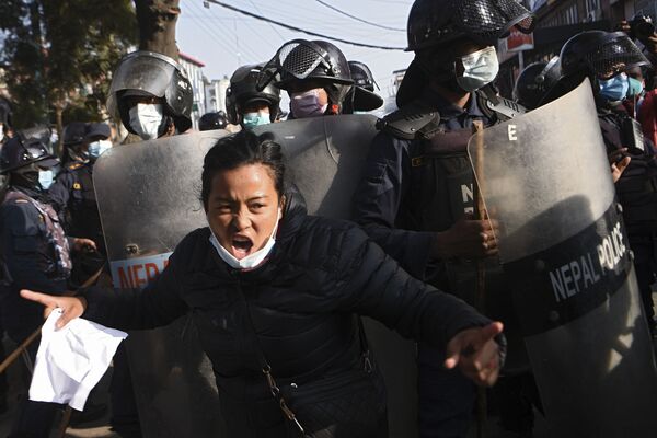 Người phụ nữ tham gia biểu tình ở Nepal - Sputnik Việt Nam