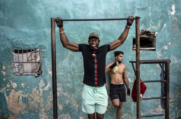 Người tập thể dục trên đường phố Havana, Cuba - Sputnik Việt Nam