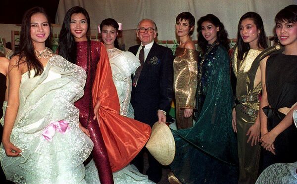 Nhà thiết kế thời trang Pierre Cardin qua đời Nhà thiết kế thời trang Pierre Cardin qua đời - Sputnik Việt Nam