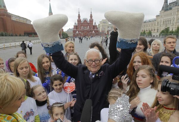 Nhà thiết kế thời trang Pierre Cardin qua đời Nhà thiết kế thời trang Pierre Cardin qua đời - Sputnik Việt Nam
