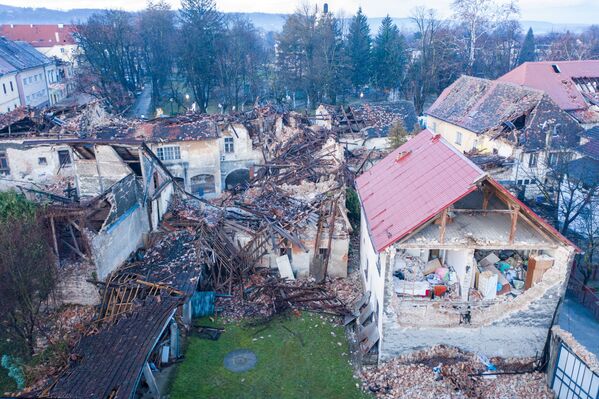 Những tòa nhà hư hại sau trận động đất ở Croatia - Sputnik Việt Nam