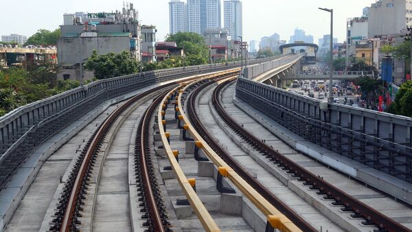 Đường sắt Cát Linh-Hà Đông có tuyến chính dài hơn 13km đi trên cao, 12 nhà ga và 13 đoàn tàu. - Sputnik Việt Nam