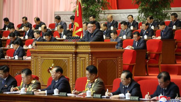 Nhà lãnh đạo Bắc Triều Tiên Kim Jong-un phát biểu tại Đại hội Đảng Lao động Triều Tiên lần thứ 8, Bình Nhưỡng, CHDCND Triều Tiên. - Sputnik Việt Nam