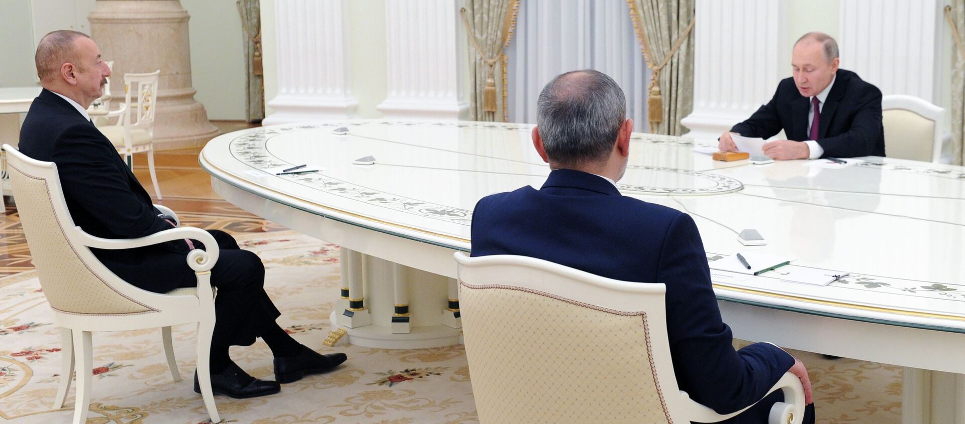 Сuộc gặp giữa Tổng thống Nga Vladimir Putin với Tổng thống Azerbaijan Ilham Aliyev và Thủ tướng Armenia Nikol Pashinyan - Sputnik Việt Nam, 1920, 11.01.2021