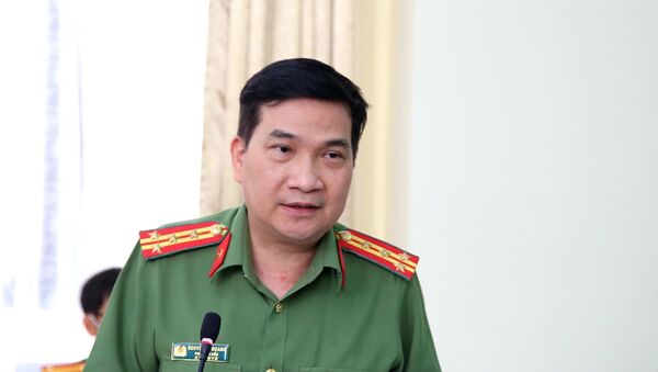 Đại tá Nguyễn Sỹ Quang, Phó Giám đốc Công an Thành phố Hồ Chí Minh trả lời câu hỏi của các cơ quan báo chí. - Sputnik Việt Nam